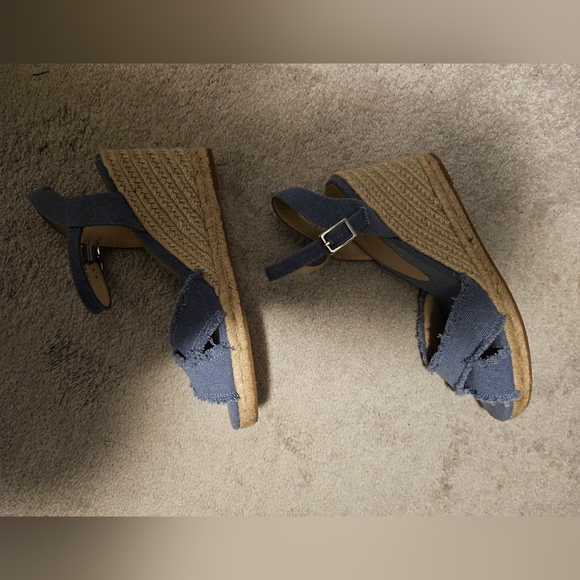 Women's Blue Strappy Sandals - Picture 4 of 4